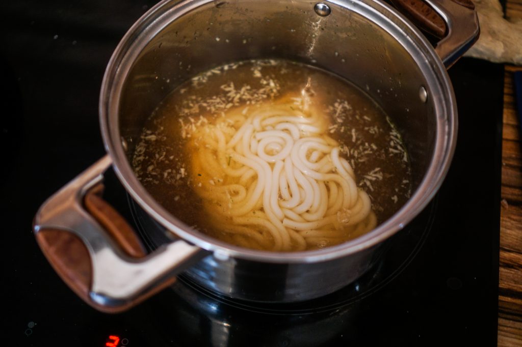 Udon Soup Recipe (Easy 5-Minute Udon Noodle Soup) - Platings +