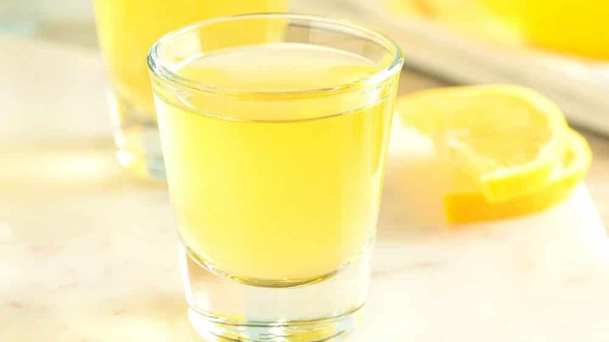 HOW TO MAKE HOMEMADE LIMONCELLO.