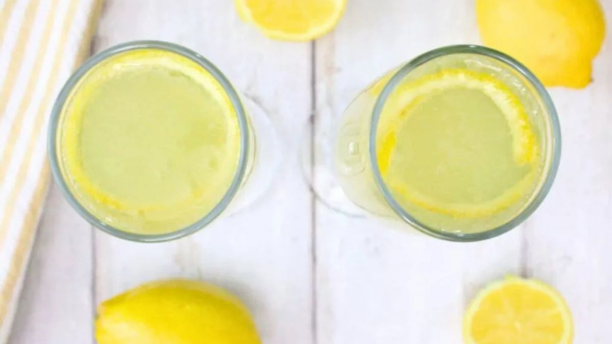 Limoncello French 75: Classic Gin Drink w/ Italian Twist.