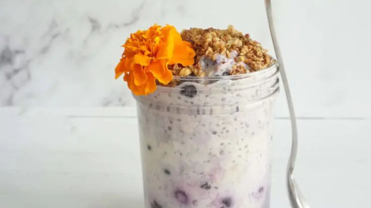 Blueberry Honey Overnight Oats Recipe.
