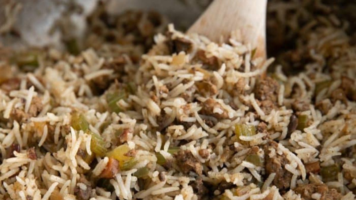 Easy Dirty Rice Recipe (Cajun Rice).