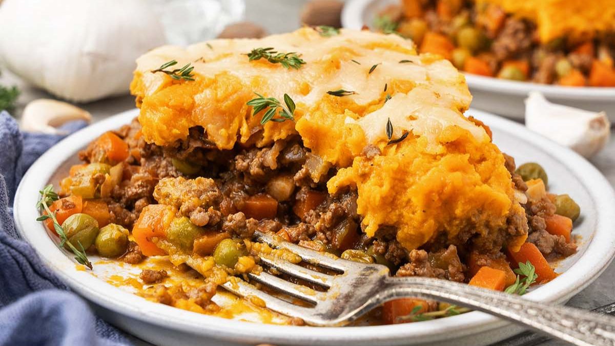 Sweet Potato Cottage Pie – A Cozy Casserole the Whole Family Will Love.