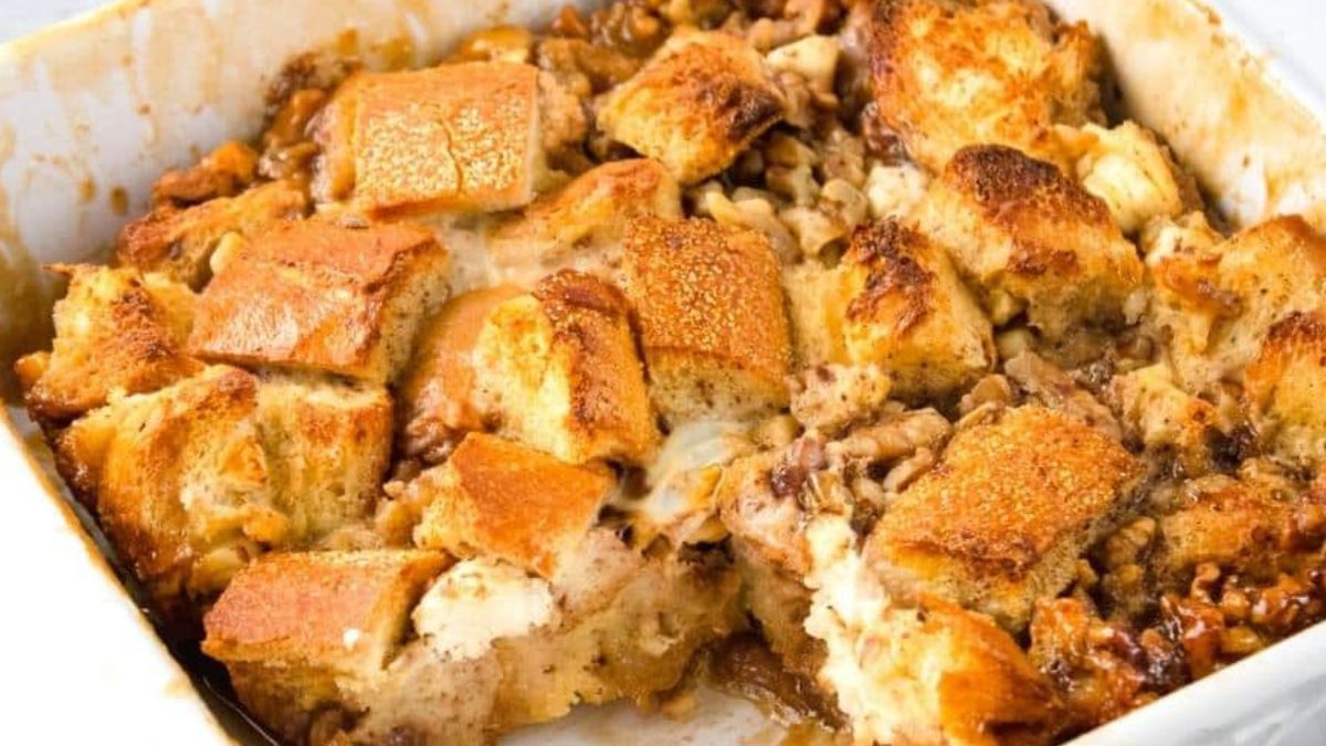 BANANAS FOSTER FRENCH TOAST.