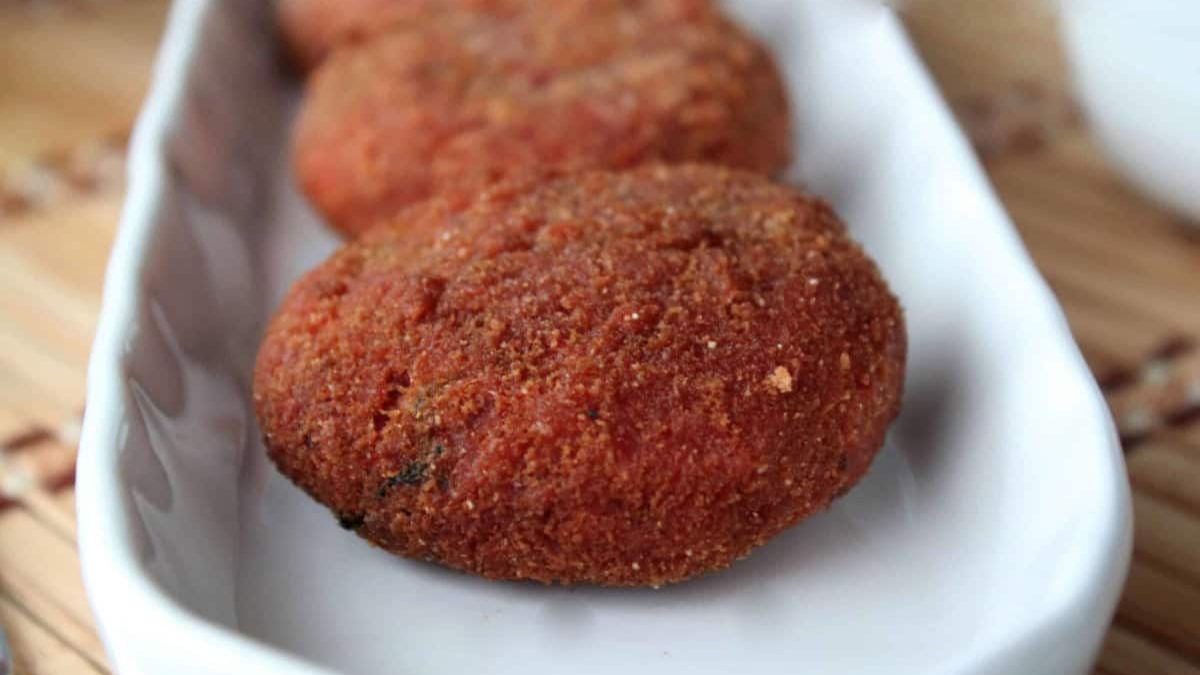 Beetroot Veggie Cutlets.