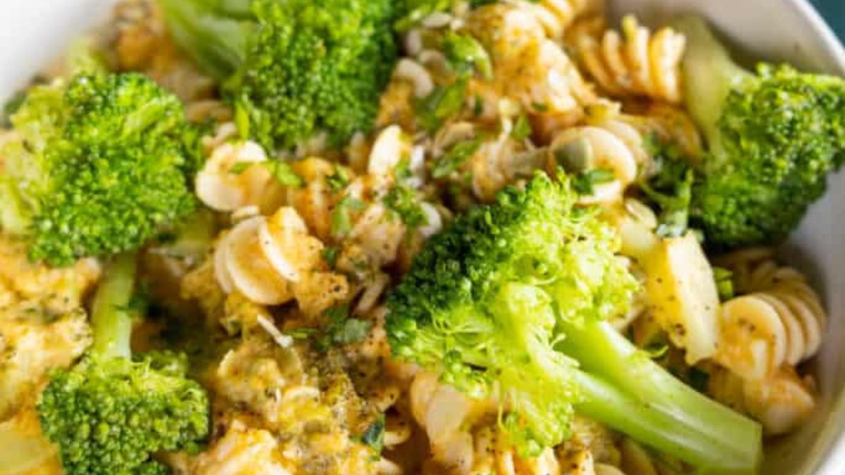 Butternut Squash Mac and Cheese w/ Broccoli.
