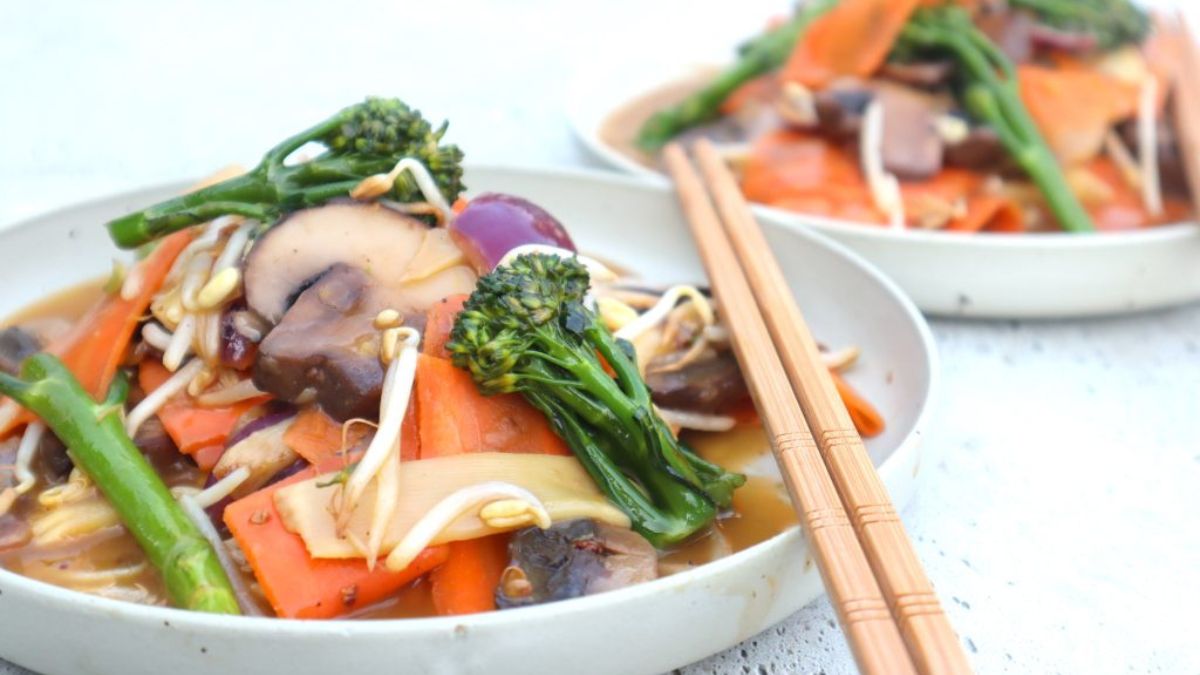Chinese mushroom stir fry with Szechuan pepper – vegan, soy and corn free.