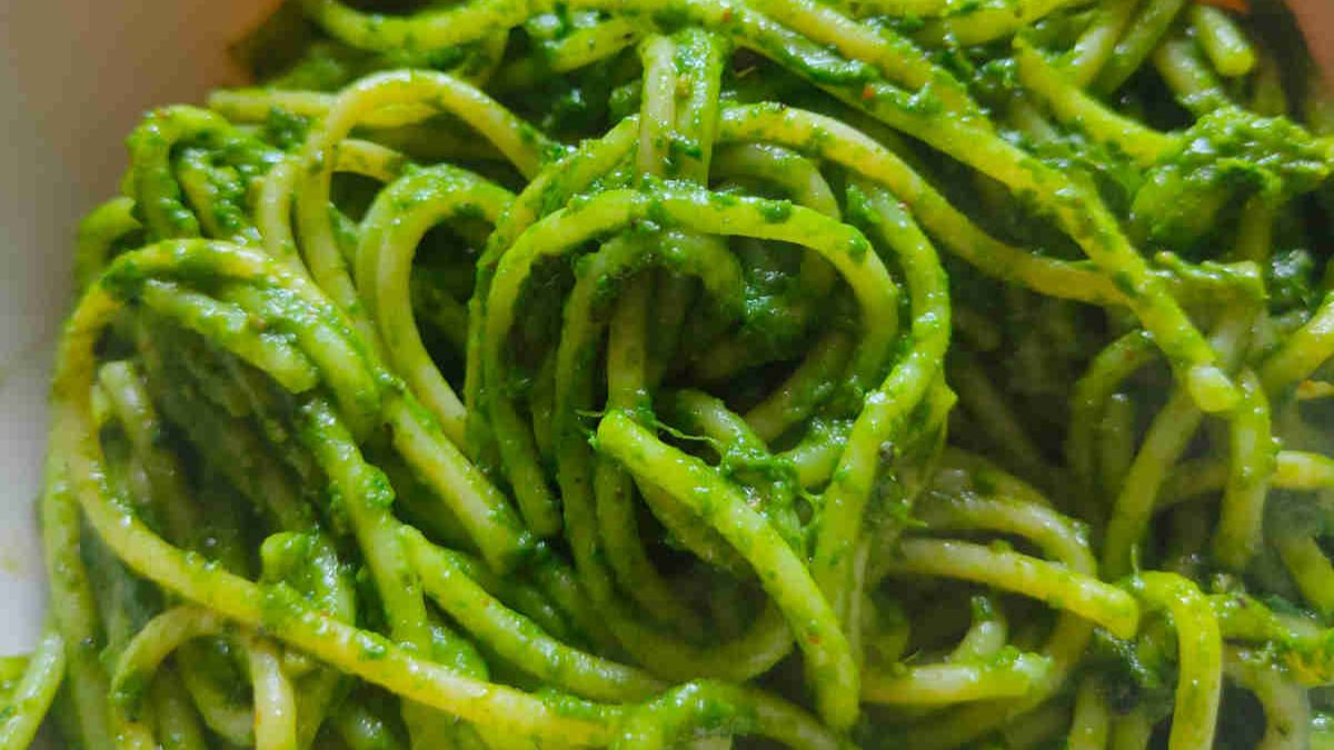 Creamy Vegan Spinach Pasta Recipe (Easy Pasta Sauce).