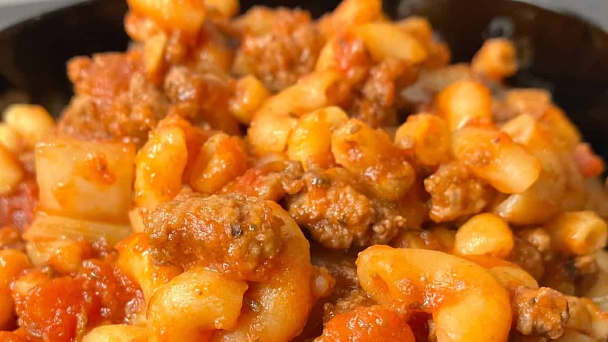 Crockpot Goulash with Uncooked Macaroni (Slow Cooker Recipe).