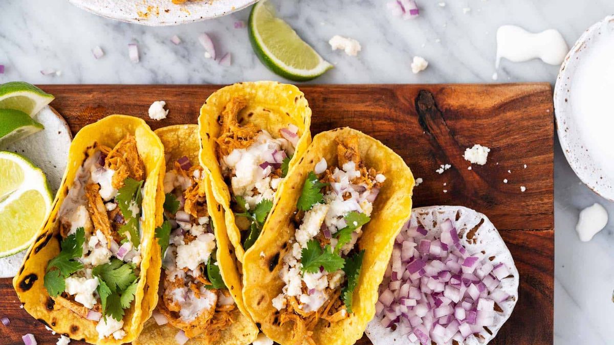 Easy 10 Minute Creamy Chipotle Shredded (Pulled) Chicken Tacos Recipe.