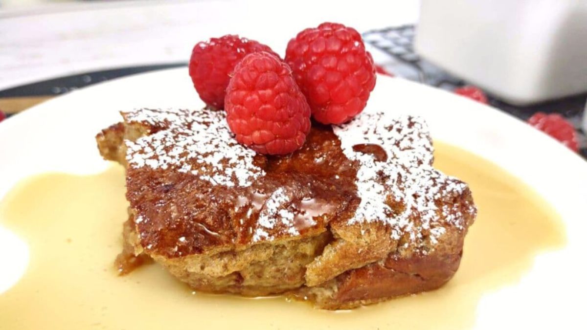 Easy 6 Ingredient Air Fryer French Toast Casserole.