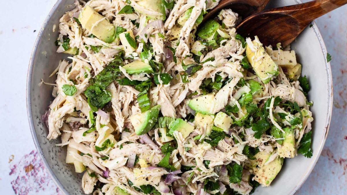 Easy And Healthy Chicken Salad Recipe (No Mayo).