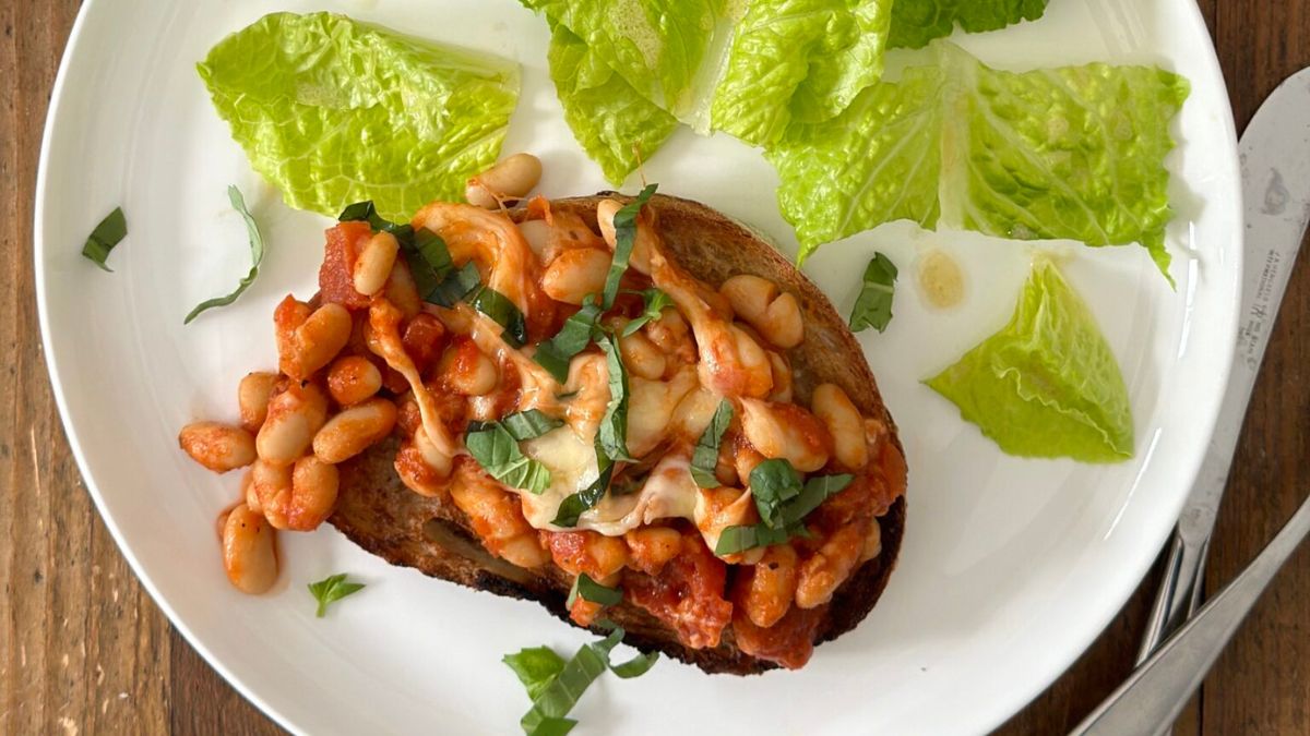 Easy Cheesy Beans on Toasted Garlic Bread.