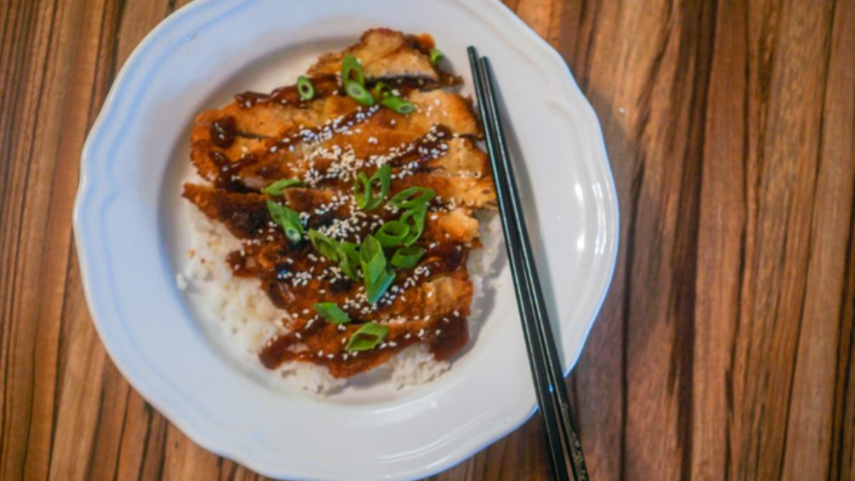 Easy Shallow-Fried Pork Katsu (Japanese Fried Pork Cutlets) (1)
