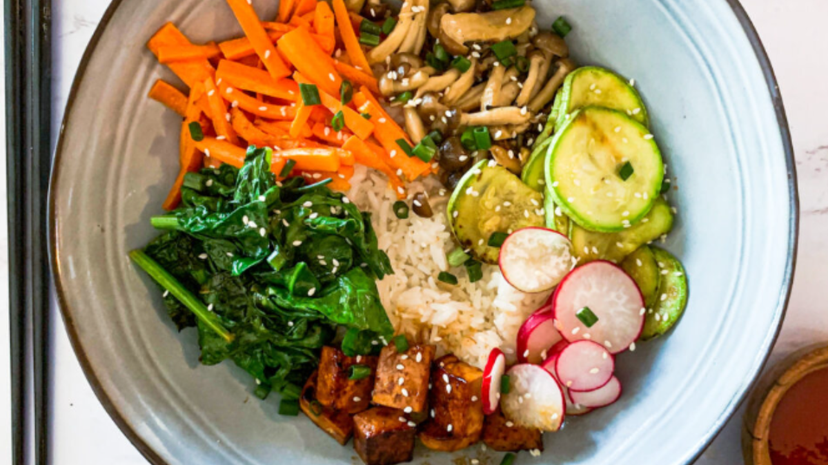 Easy Vegan Bibimbap with Tofu (Korean Rice Bowl) (1)
