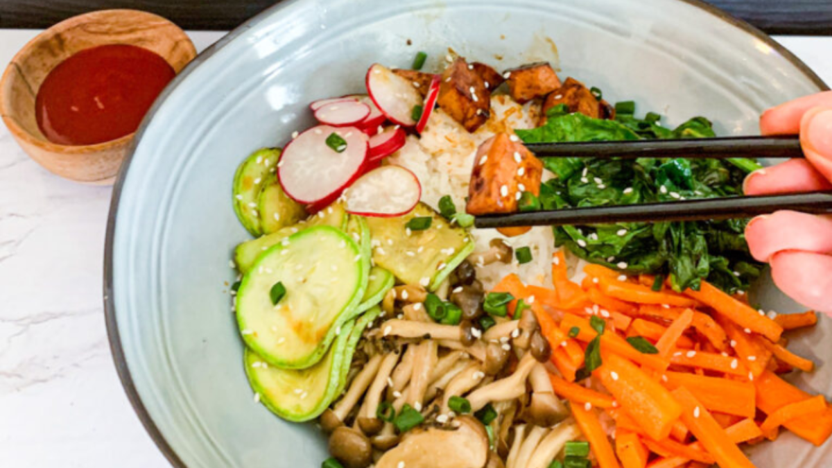 Easy Vegan Bibimbap with Tofu (Korean Rice Bowl).