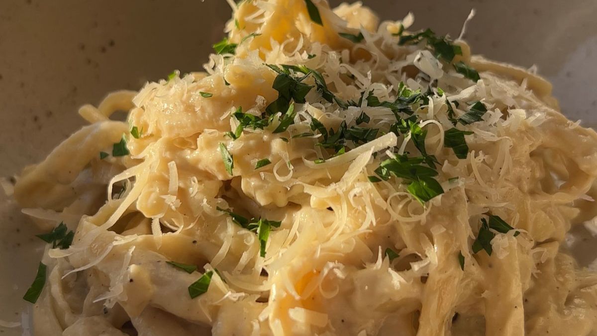 Easy Vegan Fettuccine Alfredo Recipe.