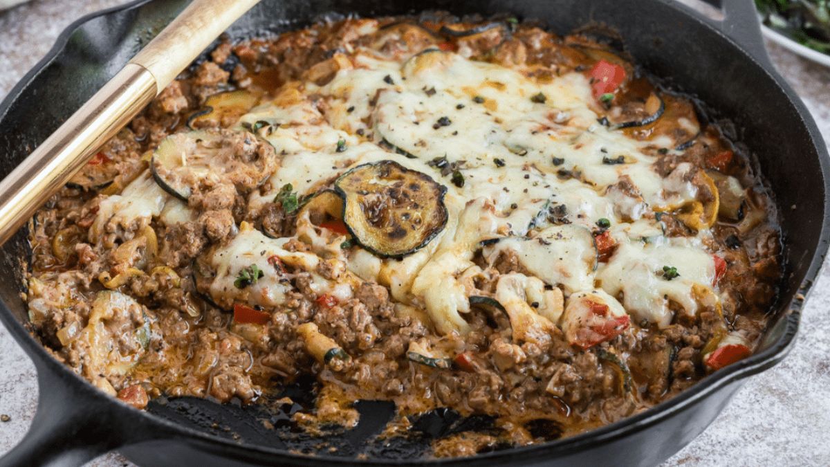Easy Zucchini Casserole with Ground Beef (Low-Carb).