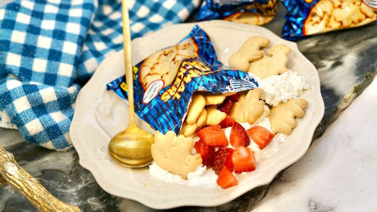 Fun and Easy Strawberry Shortcake in a Bag.