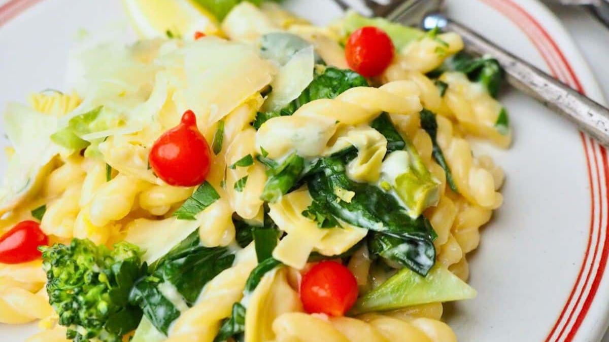 Gemelli Garlic Lemon Pasta Recipe (One Pot).