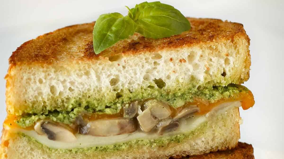 Grilled Cheese Mushroom Sandwich With Pesto.