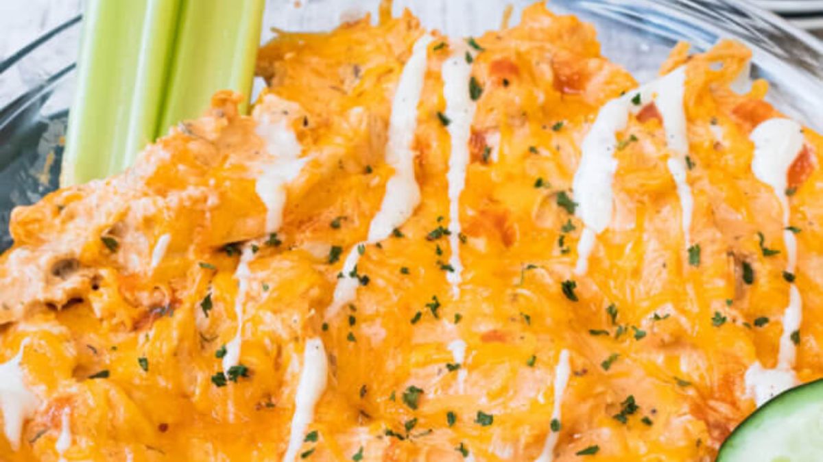 Healthy Buffalo Chicken Dip with Greek Yogurt.