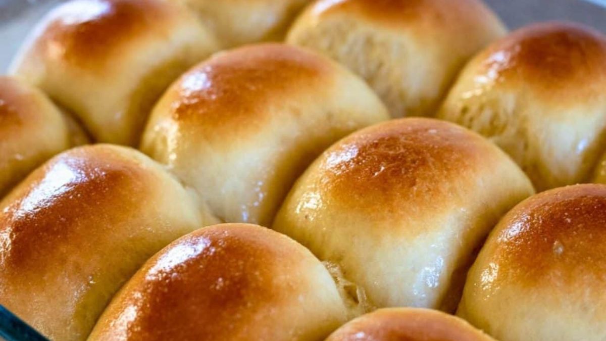 Homemade Sourdough Discard Rolls (Easy 3 Hour Dinner Rolls).