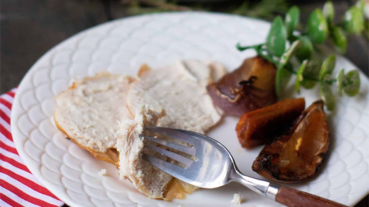 Perfect Roasted Turkey With Vegetables.