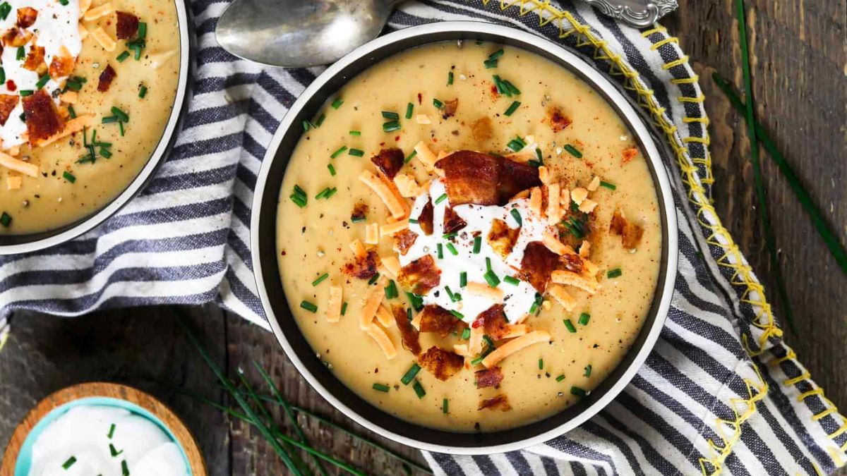 Vegan Baked Potato Soup Recipe.