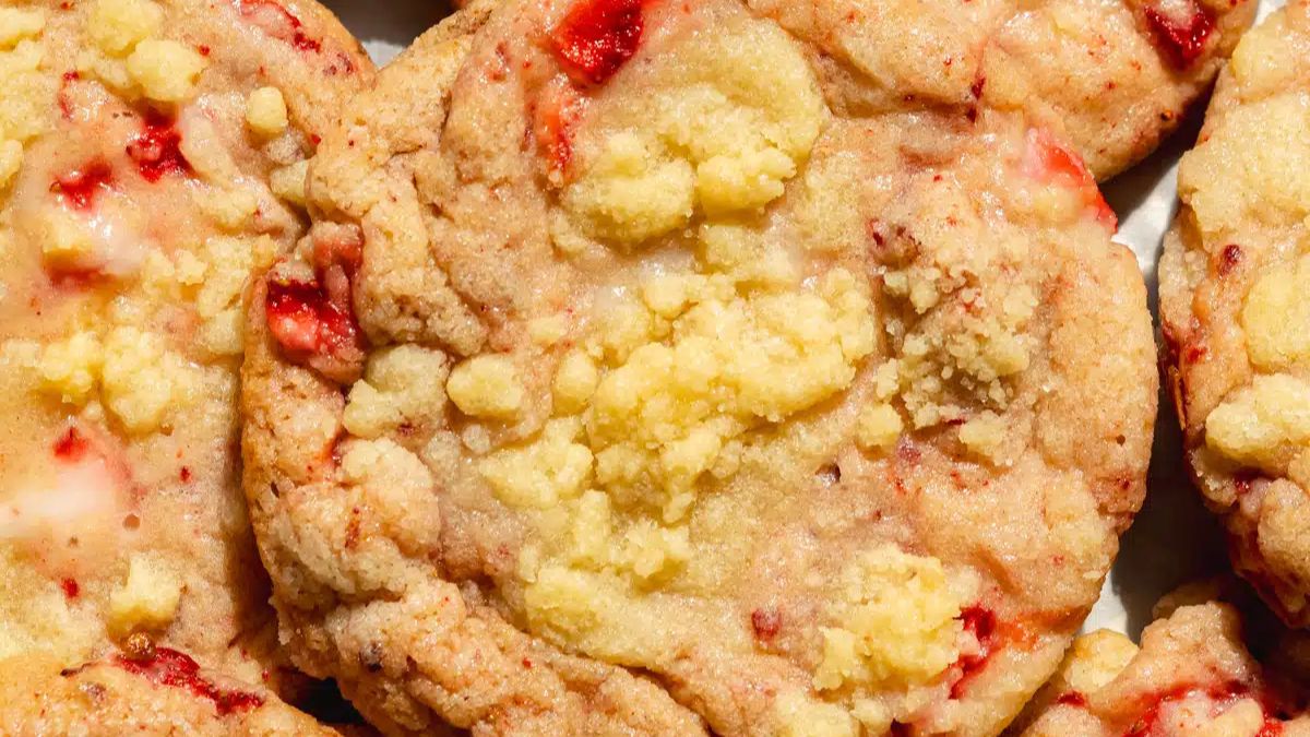 Vegan Strawberry Shortcake Cookies.