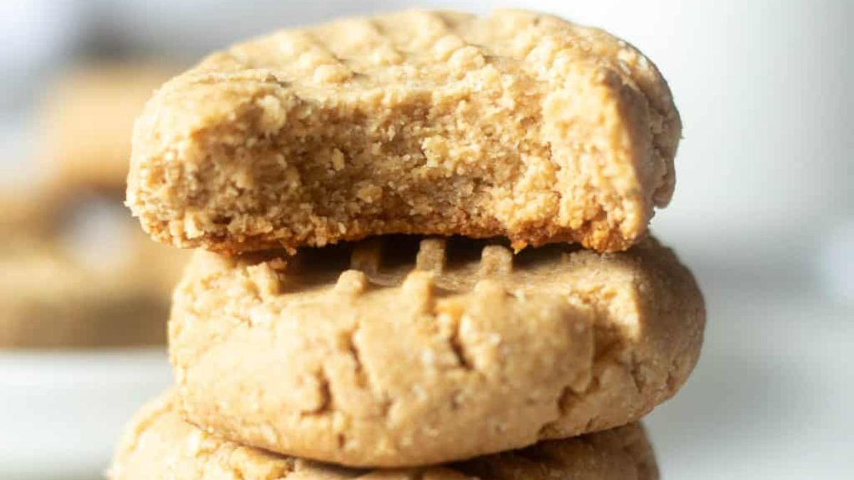 Almond Flour Peanut Butter Cookies.