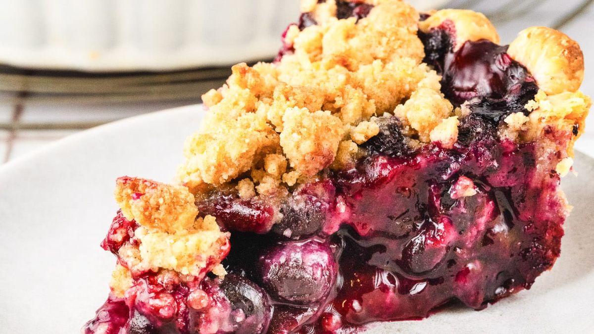 Blueberry Crumb Pie.