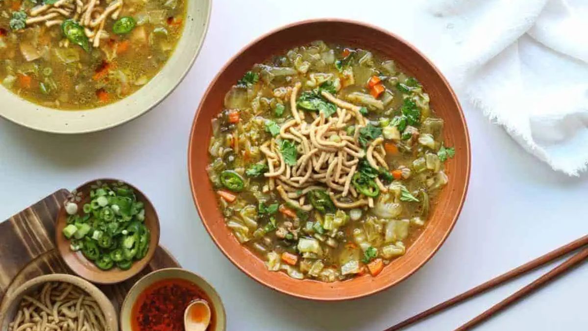 Chicken Manchow Soup [Healthy One Pot Meal].