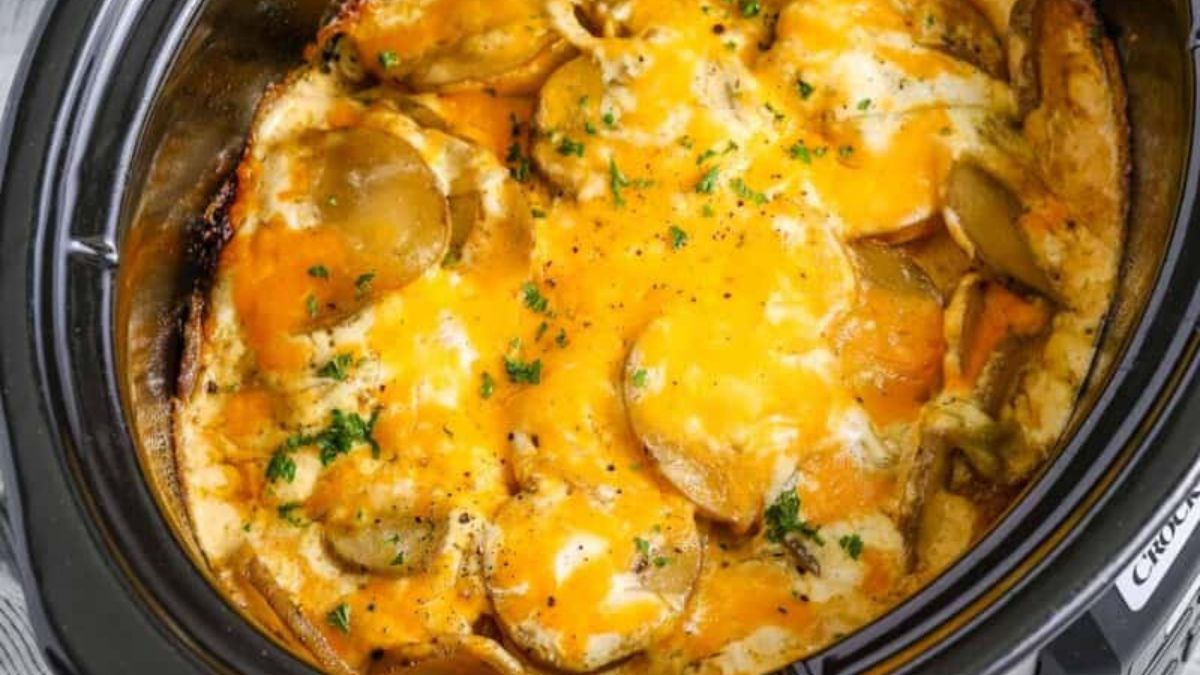 Crock Pot Scalloped Potatoes.