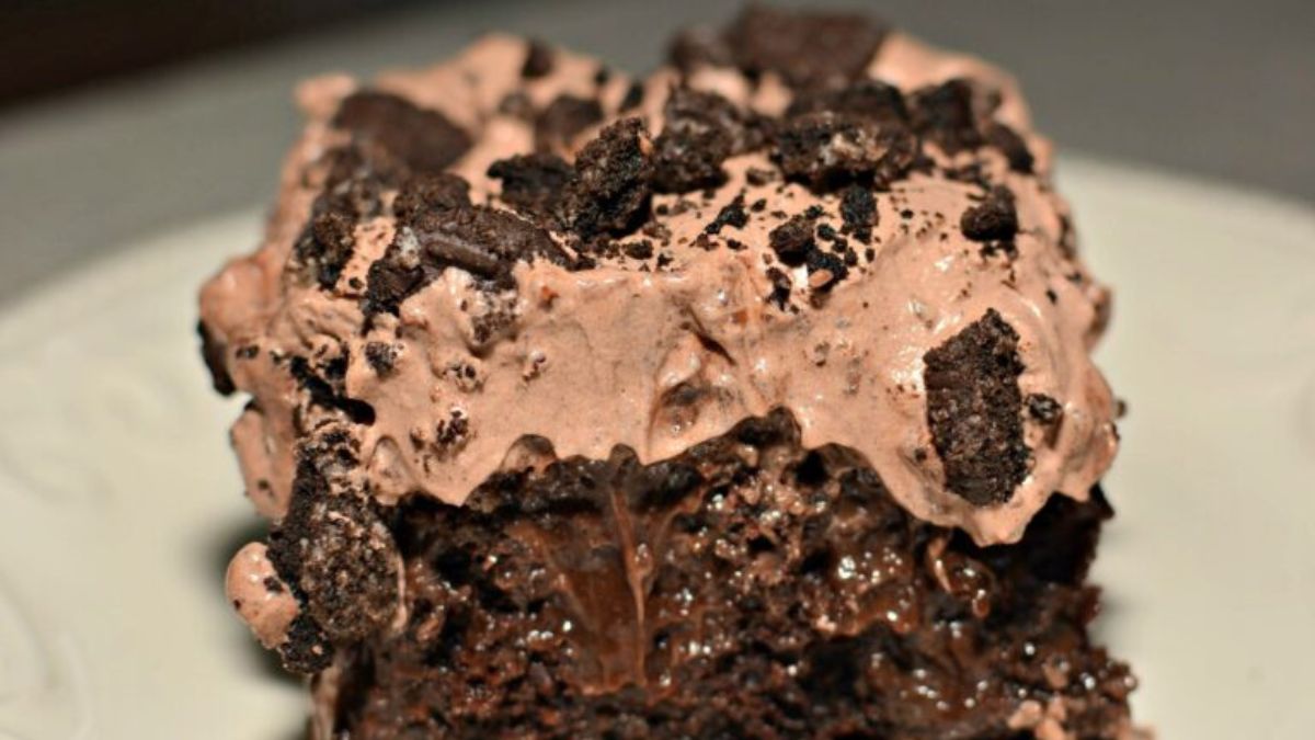 Dirt Cake Recipe- A Delicious Dessert.
