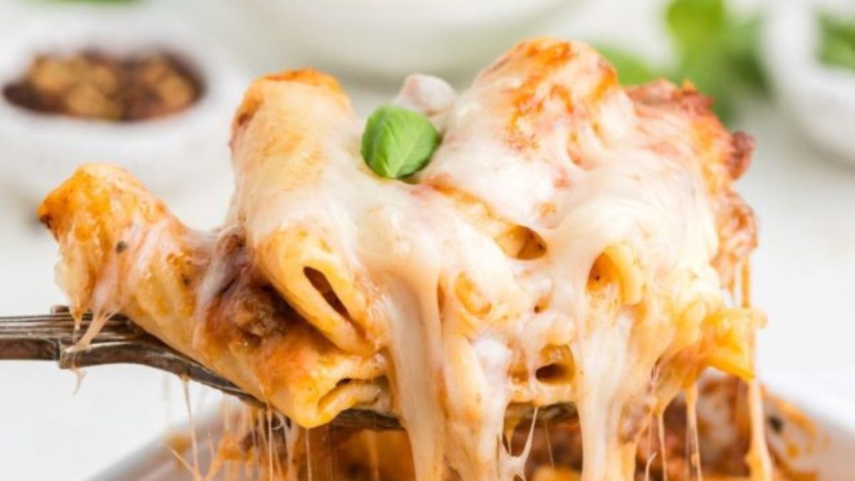Easy Baked Rigatoni with Ground Beef.