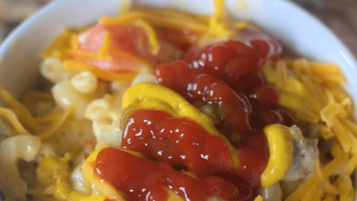 Easy One Pot Cheeseburger Pasta Recipe.