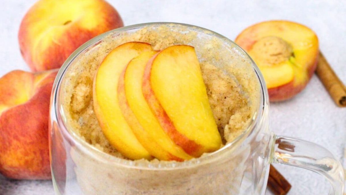 Easy Peach Mug Cake: Microwave Dessert For One!.
