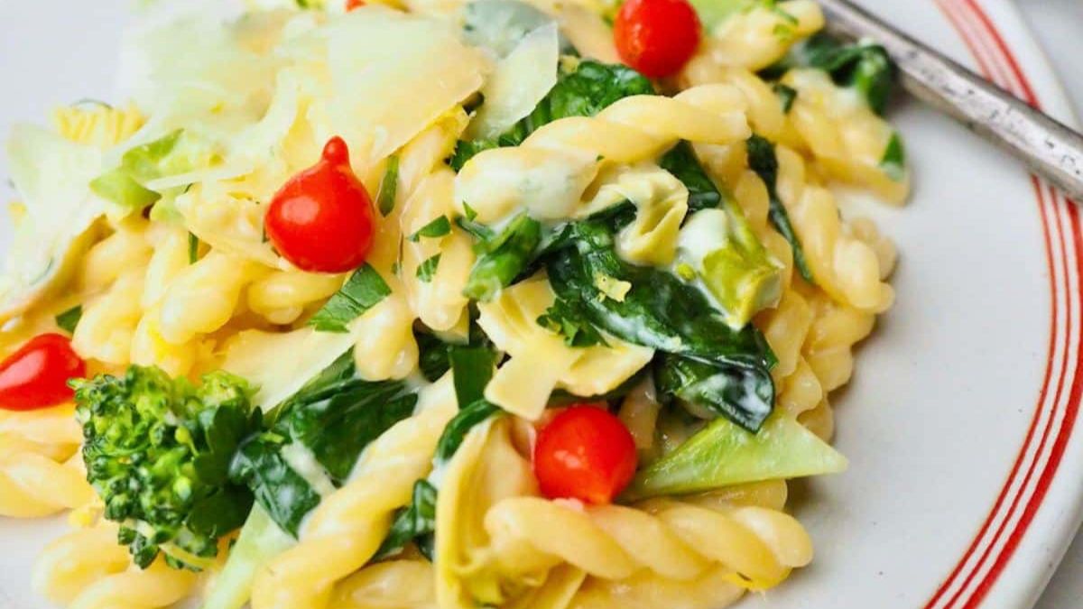 Gemelli Garlic Lemon Pasta Recipe (One Pot).