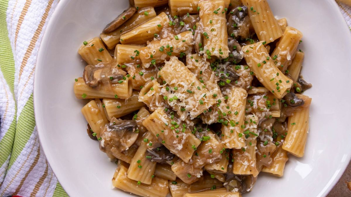 One Pot French Onion Soup Pasta.