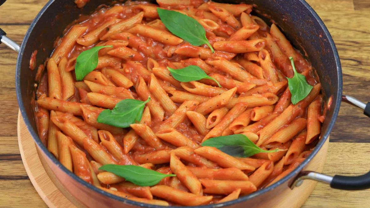 One Pot Pasta with Tomato Sauce.