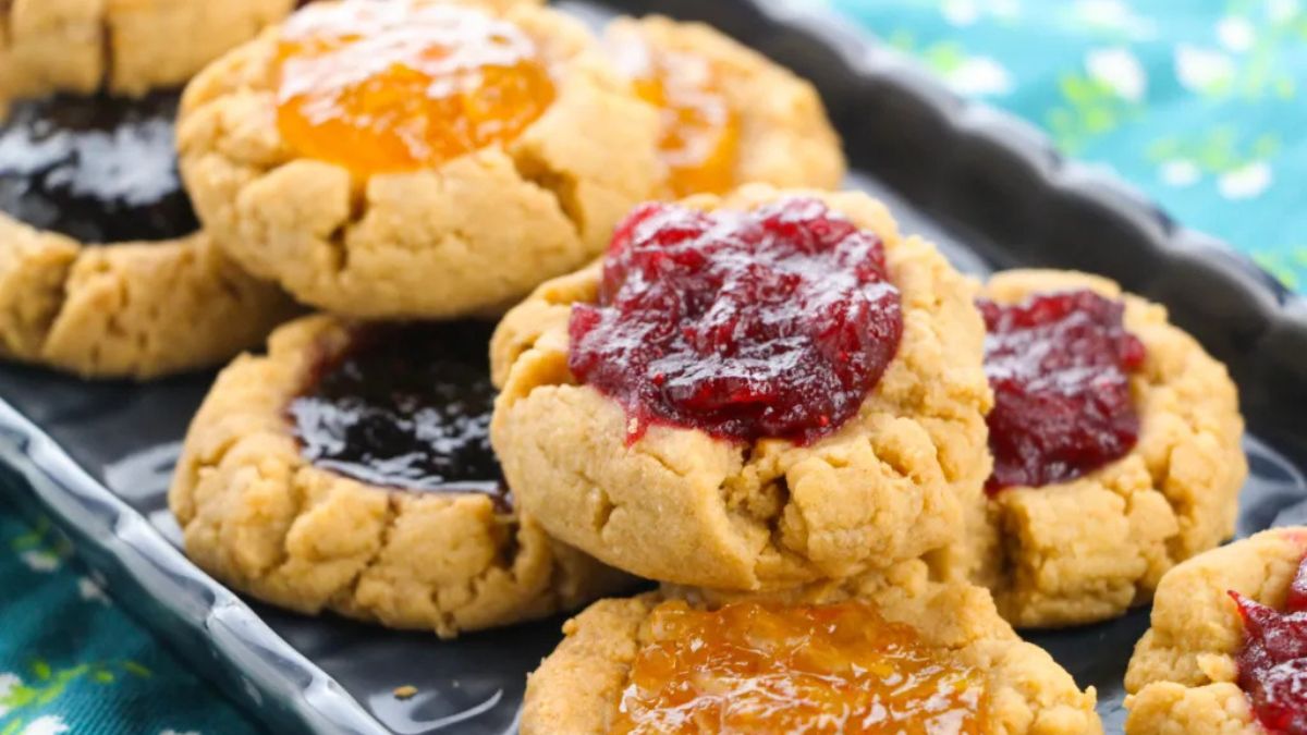 Peanut Butter Thumbprint Cookies (With Jam Filling).