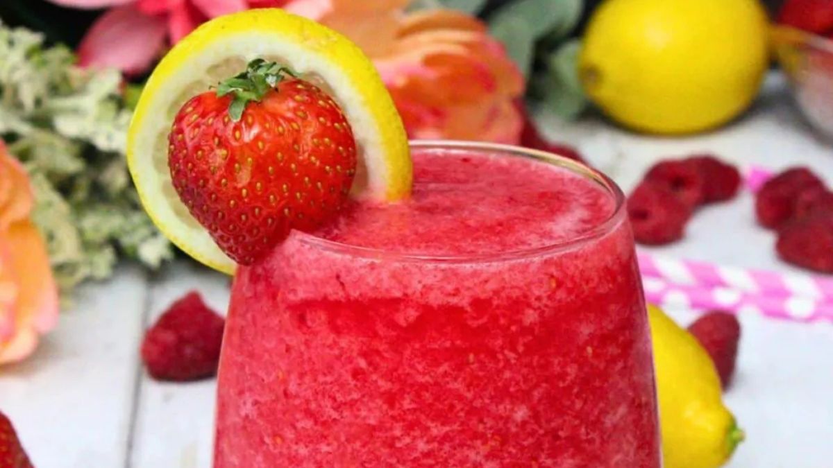 Pink Whitney Slushie: Frozen Pink Lemonade Cocktail!.