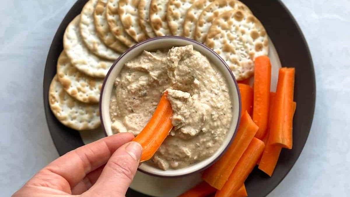 Quick Canned Tuna Dip.