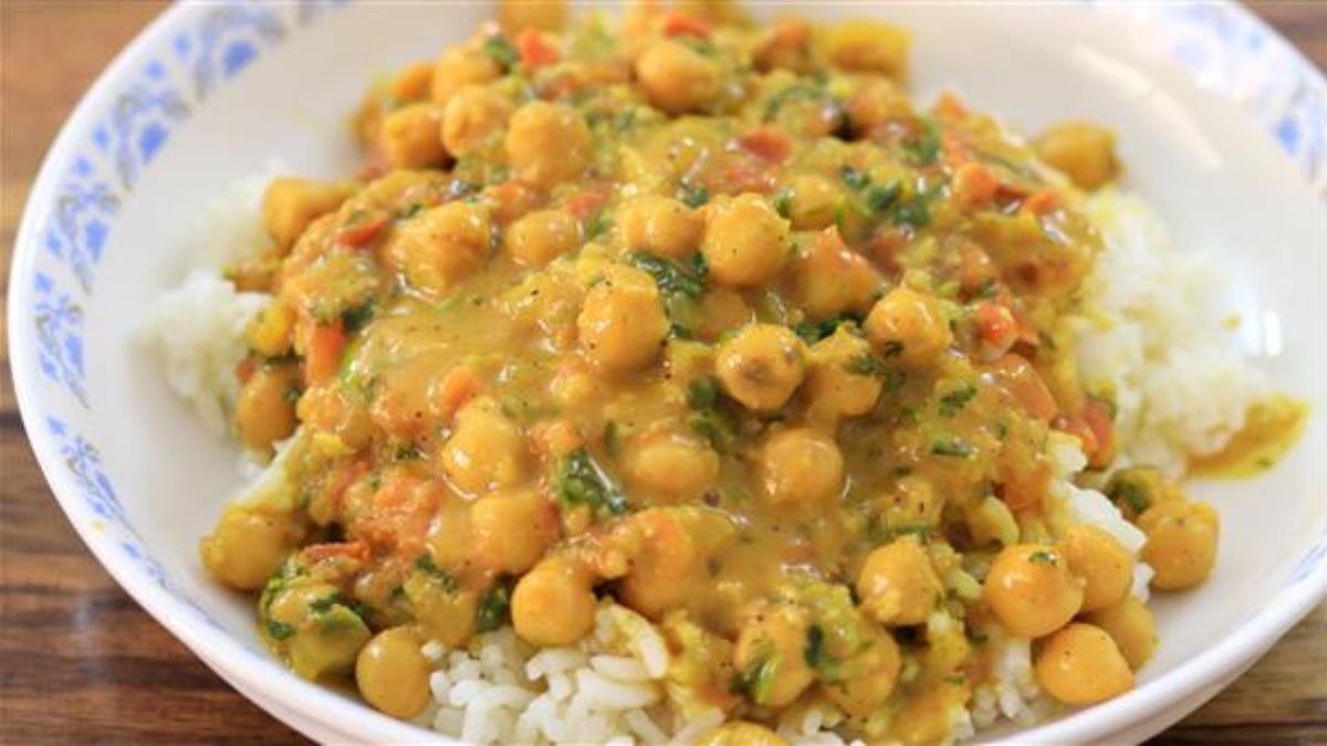 Quick and Easy Chickpea Curry Recipe.