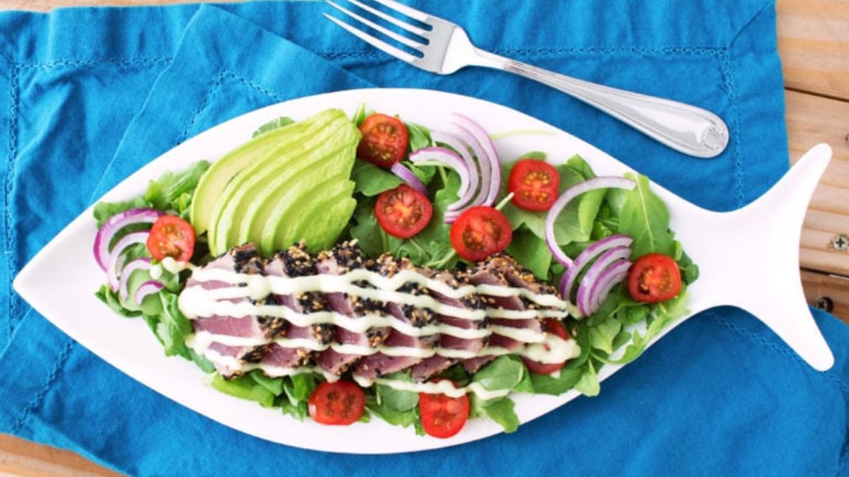 Sesame-Crusted Seared Ahi Tuna Salad with Creamy Wasabi Dressing .