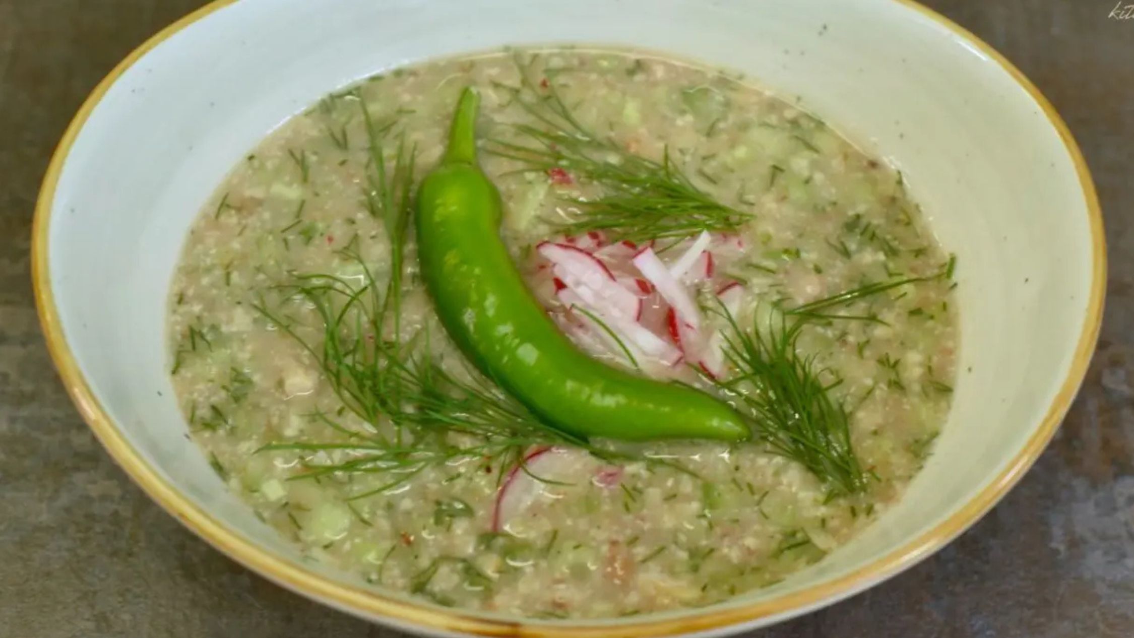 Tarator (Bulgarian Cucumber Soup).