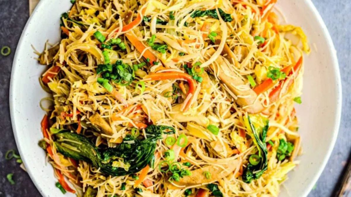 Veggie Mei Fun, Vegetable Chow Mai Fun.