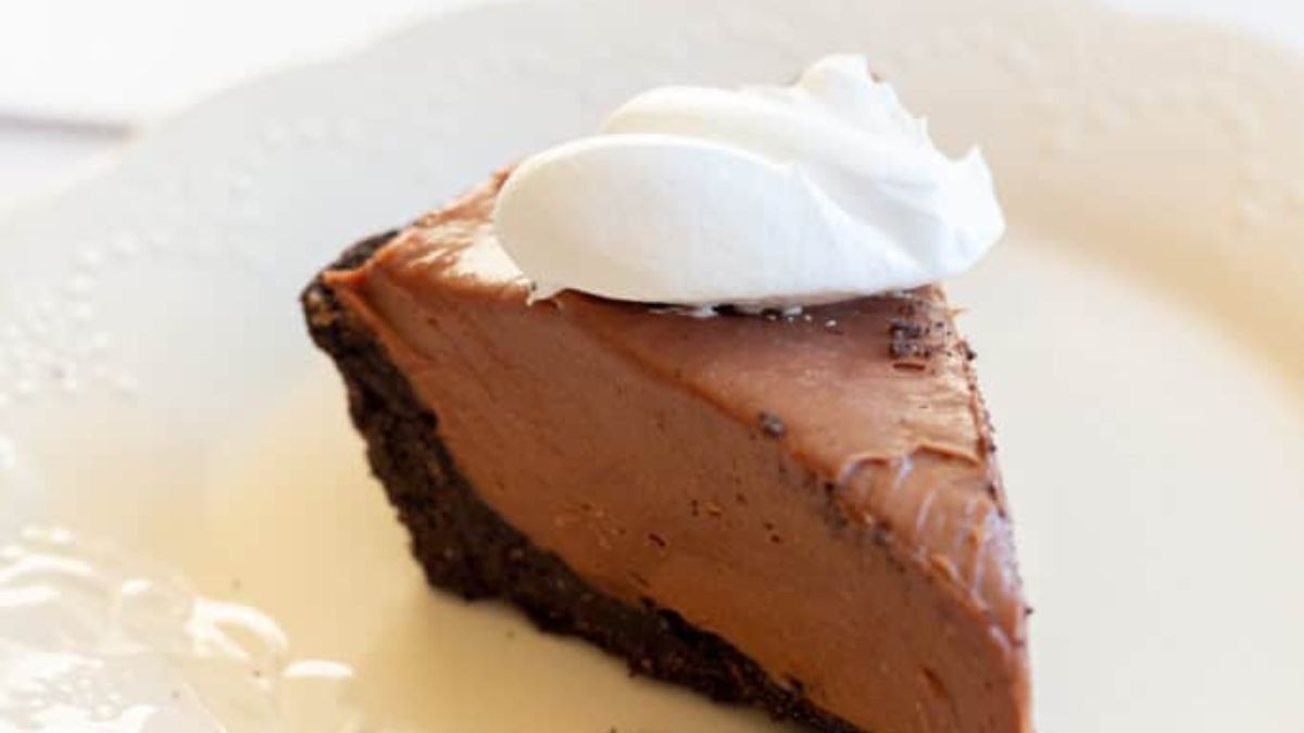 Simply Irresistible No-Bake Nutella Cheesecake with Oreo Crust.