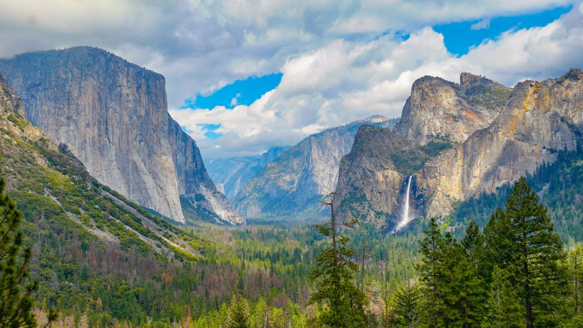 Yosemite's Tunnel View will take your breath away.
