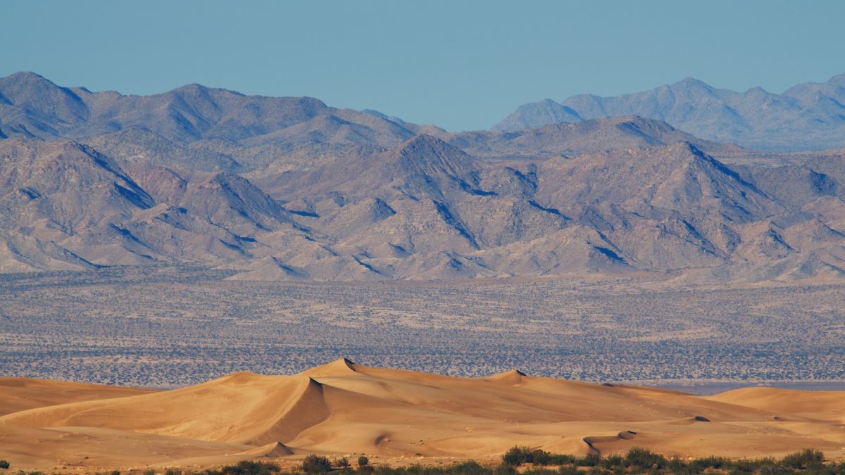 cadiz dunes mojave desert california.